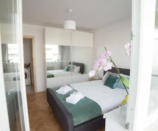 Alexandra City Apartment