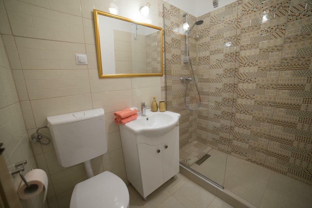Apartament Alexandra City *